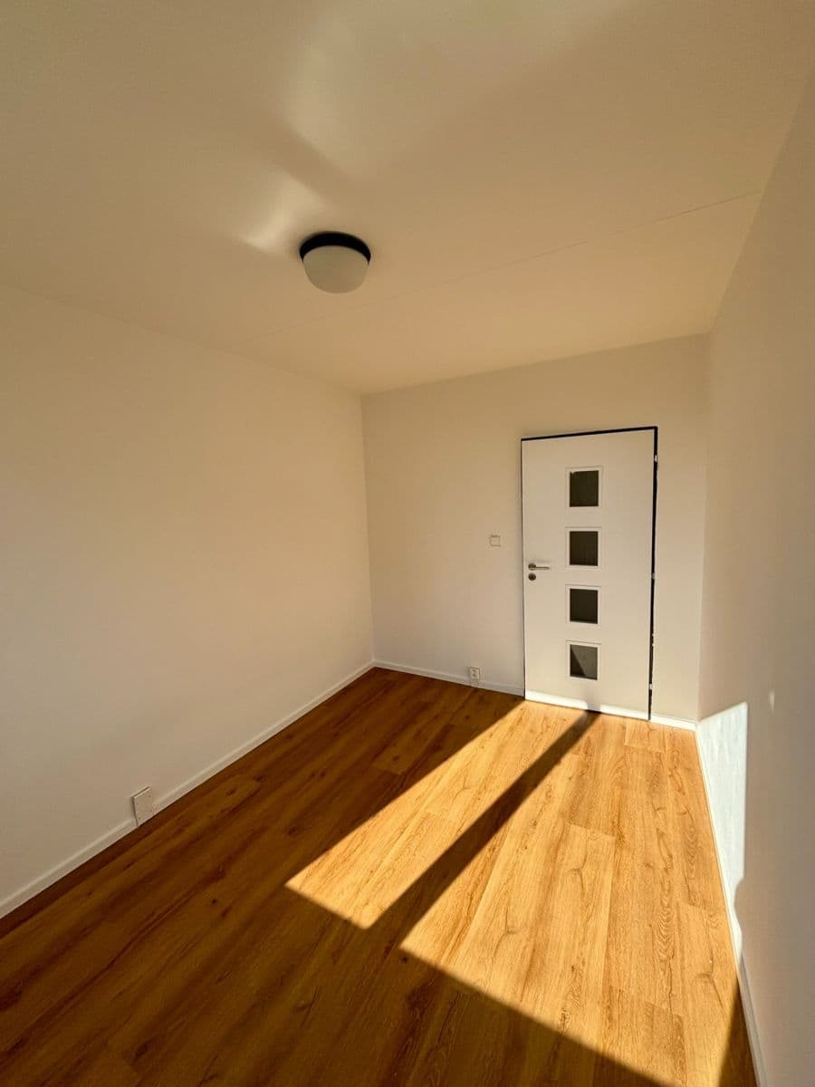 1 bedroom with open-plan kitchen flat to rent, 42 m², Ciolkovského, Prague, Prague 1 bedroom with open-plan kitchen flat to rent, 42 m², Ciolkovského, Prague, Prague