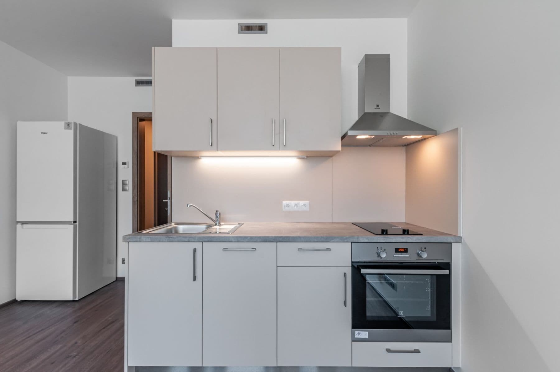 Studio flat to rent, 28 m², Bassova, Prague, Prague Studio flat to rent, 28 m², Bassova, Prague, Prague