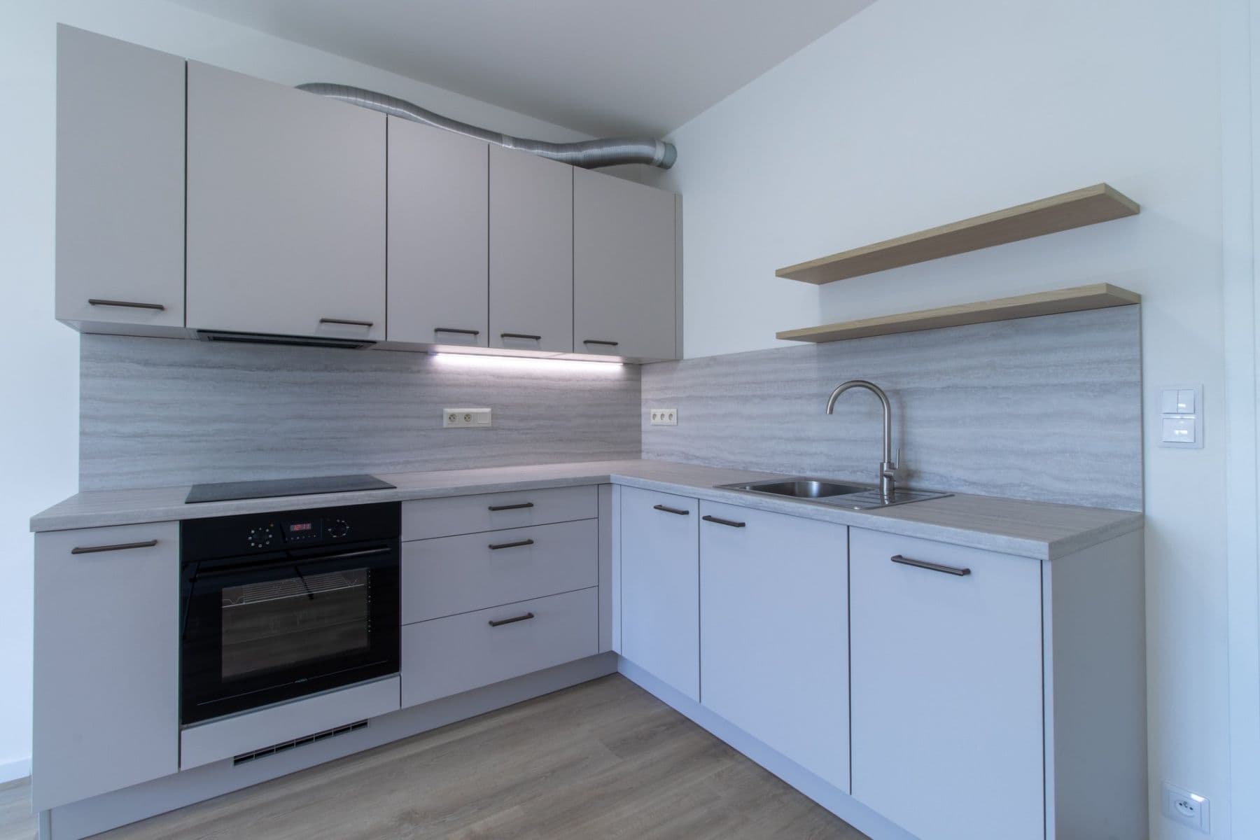 1 bedroom with open-plan kitchen flat to rent, 50 m², Divíškové, Prague, Prague 1 bedroom with open-plan kitchen flat to rent, 50 m², Divíškové, Prague, Prague