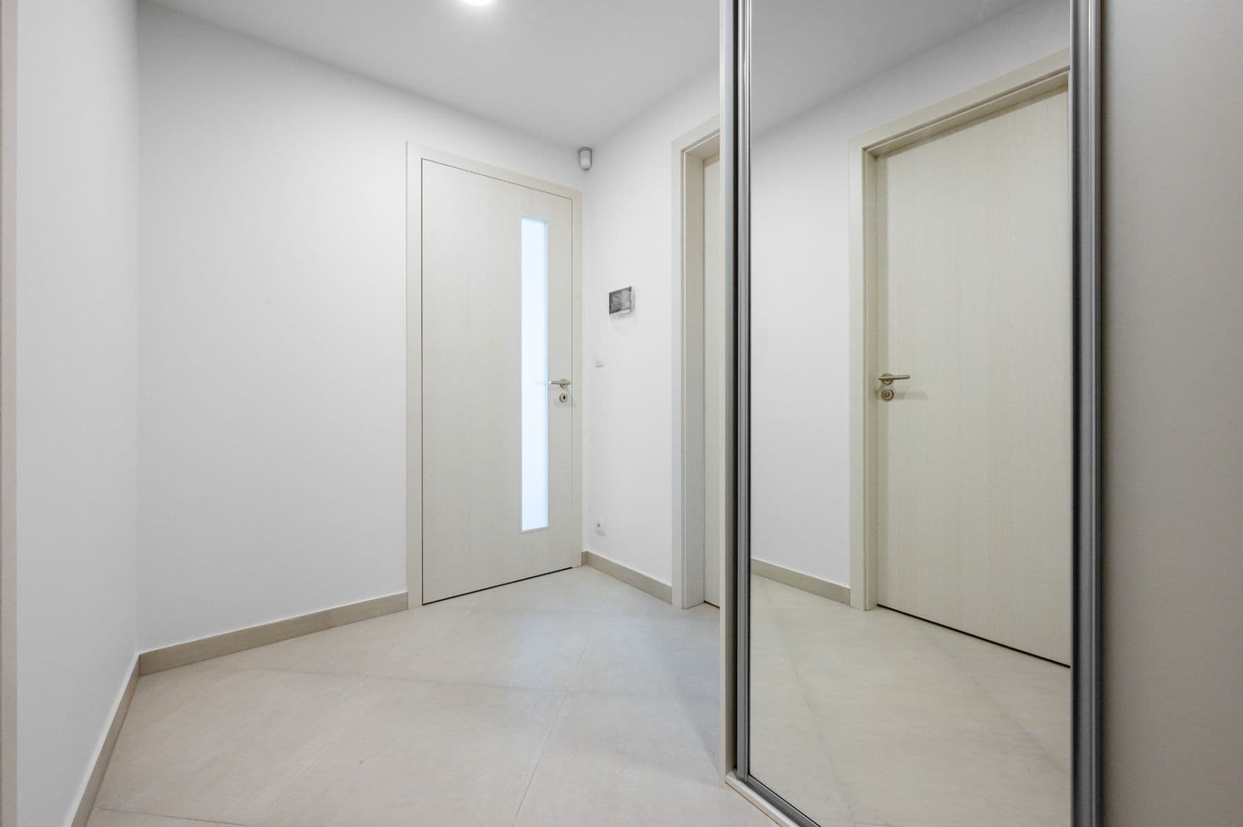 Studio flat to rent, 36 m², Vojenova, Prague, Prague Studio flat to rent, 36 m², Vojenova, Prague, Prague