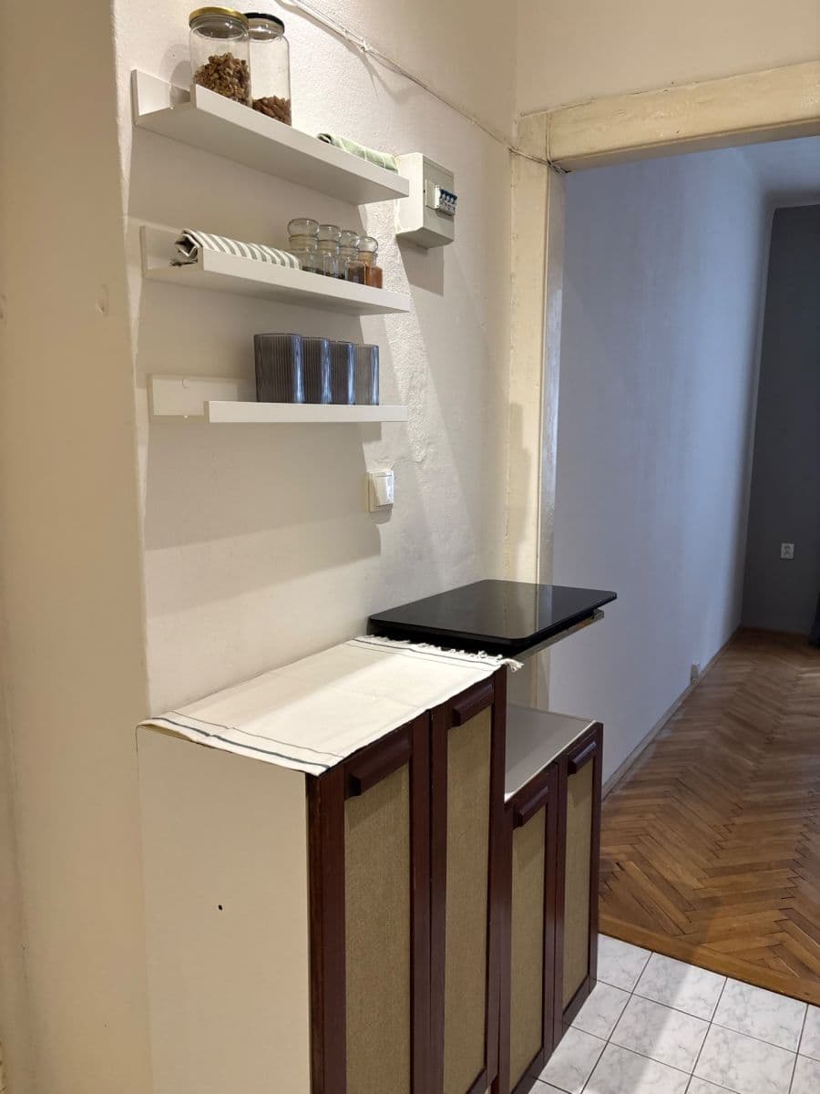 Studio flat to rent, 26 m², Kouřimská, Prague, Prague Studio flat to rent, 26 m², Kouřimská, Prague, Prague