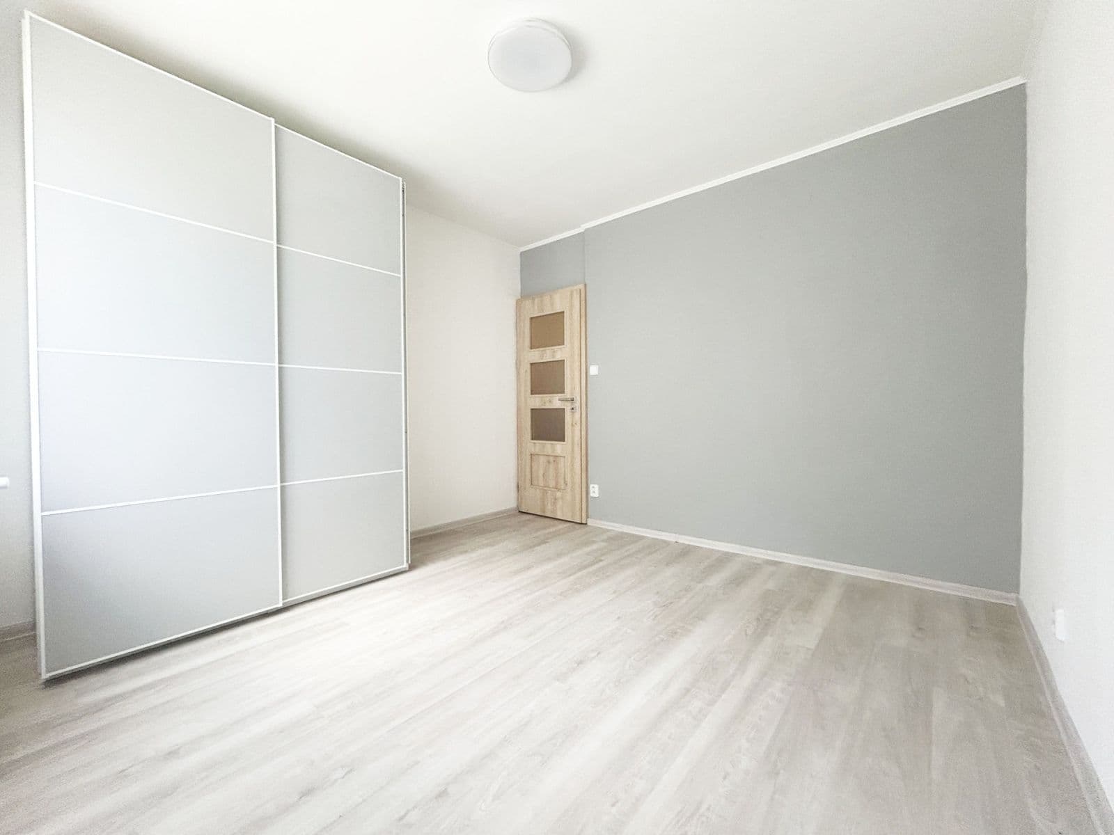 2 bedroom with open-plan kitchen flat to rent, 56 m², Ostravská, Kladno, Středočeský Region 2 bedroom with open-plan kitchen flat to rent, 56 m², Ostravská, Kladno, Středočeský Region