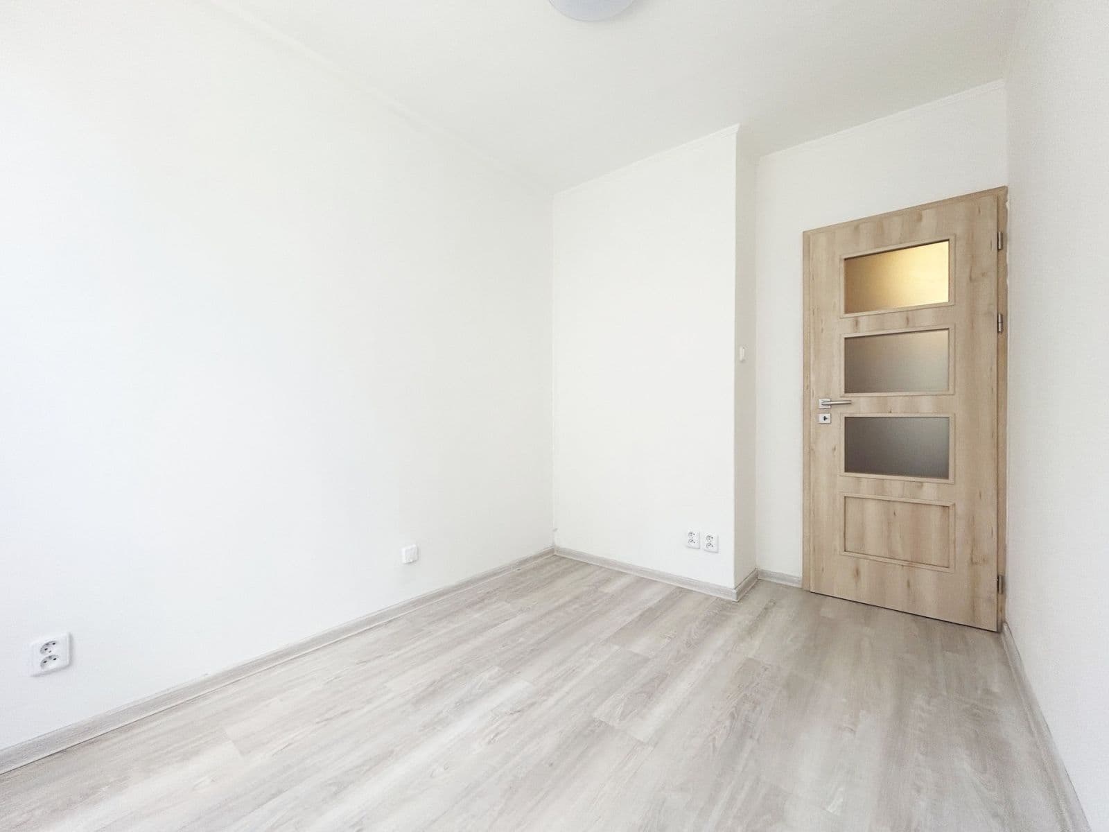 2 bedroom with open-plan kitchen flat to rent, 56 m², Ostravská, Kladno, Středočeský Region 2 bedroom with open-plan kitchen flat to rent, 56 m², Ostravská, Kladno, Středočeský Region