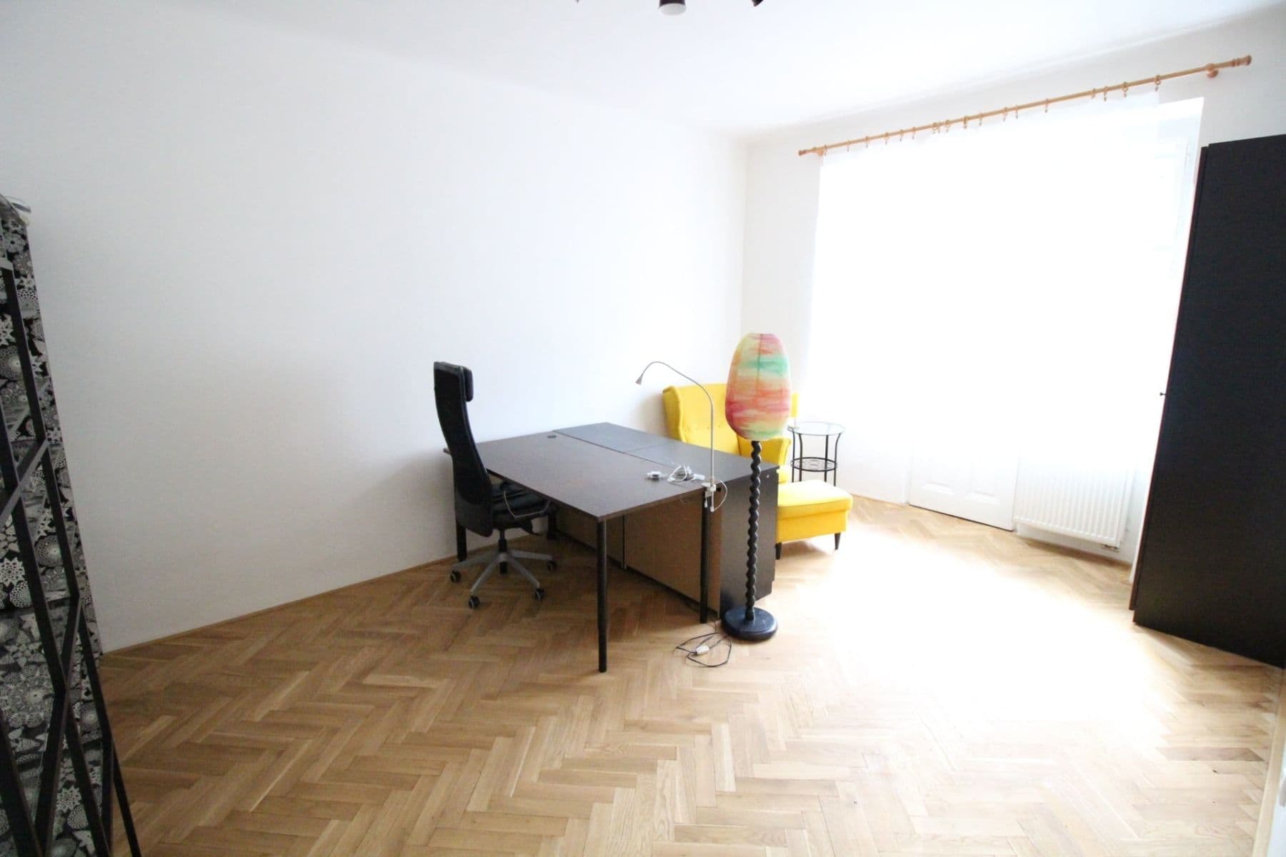 3 bedroom with open-plan kitchen flat to rent, 98 m², Na Zámyšli, Prague, Prague 3 bedroom with open-plan kitchen flat to rent, 98 m², Na Zámyšli, Prague, Prague