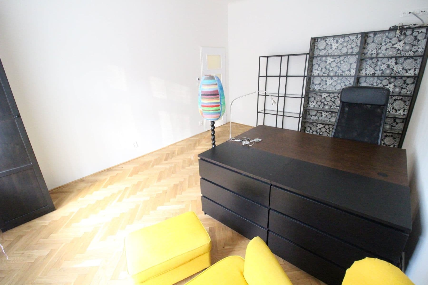 3 bedroom with open-plan kitchen flat to rent, 98 m², Na Zámyšli, Prague, Prague 3 bedroom with open-plan kitchen flat to rent, 98 m², Na Zámyšli, Prague, Prague