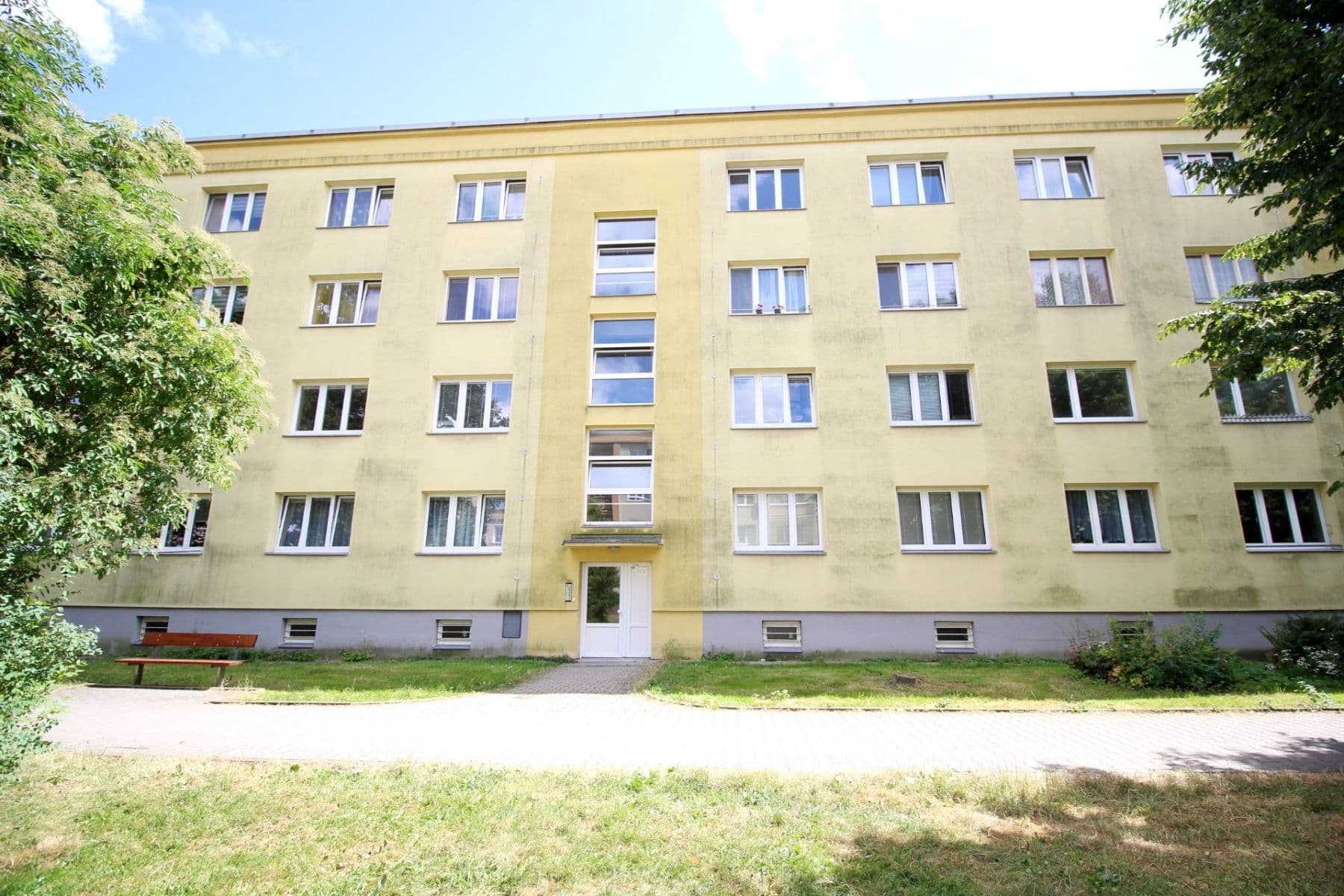 1 bedroom with open-plan kitchen flat to rent, 73 m², Vitry, Kladno, Středočeský Region 1 bedroom with open-plan kitchen flat to rent, 73 m², Vitry, Kladno, Středočeský Region