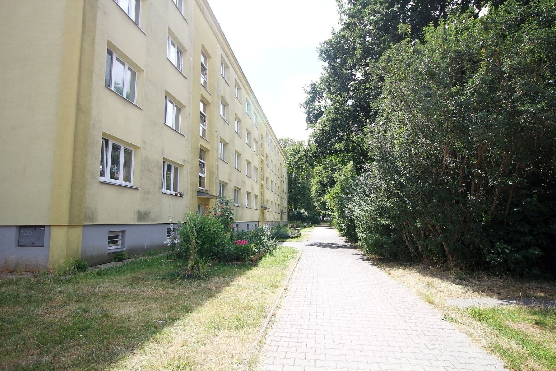 1 bedroom with open-plan kitchen flat to rent, 73 m², Vitry, Kladno, Středočeský Region 1 bedroom with open-plan kitchen flat to rent, 73 m², Vitry, Kladno, Středočeský Region