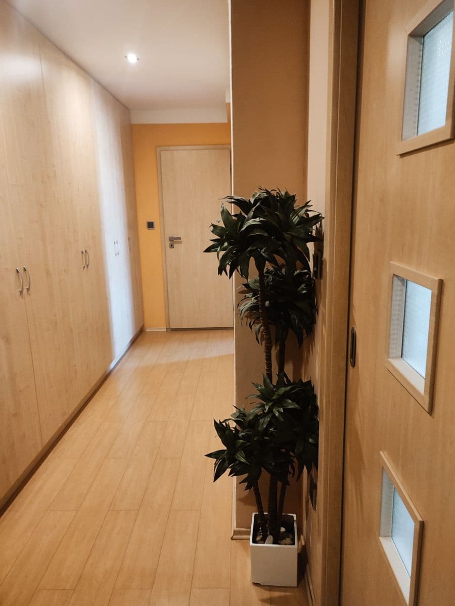 1 bedroom with open-plan kitchen flat to rent, 56 m², Tyršovo náměstí, Chrudim, Pardubický Region 1 bedroom with open-plan kitchen flat to rent, 56 m², Tyršovo náměstí, Chrudim, Pardubický Region