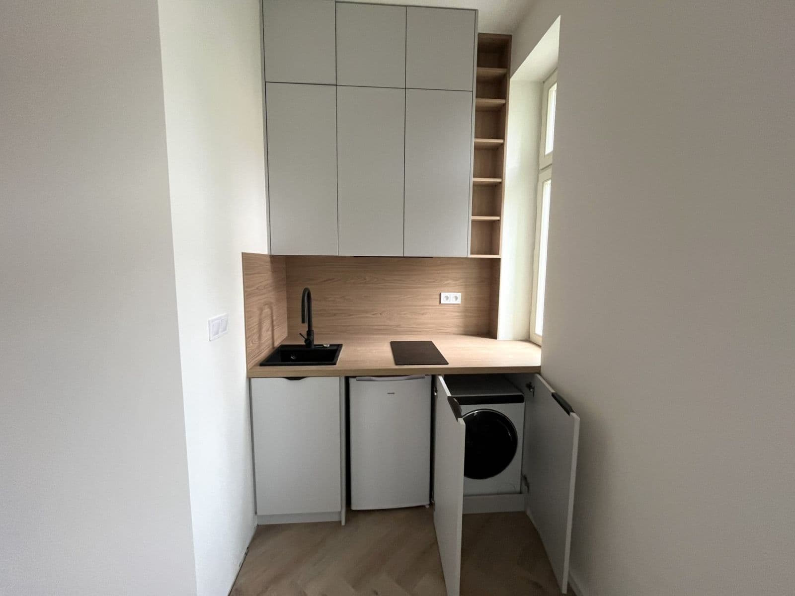 Studio flat to rent, 18 m², Bořivojova, Prague, Prague Studio flat to rent, 18 m², Bořivojova, Prague, Prague