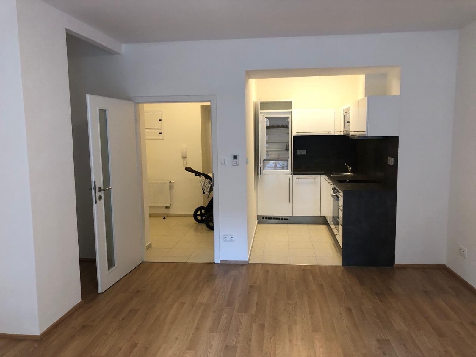 Studio flat to rent, 37 m², Výstavní, Brno, Jihomoravský Region Studio flat to rent, 37 m², Výstavní, Brno, Jihomoravský Region