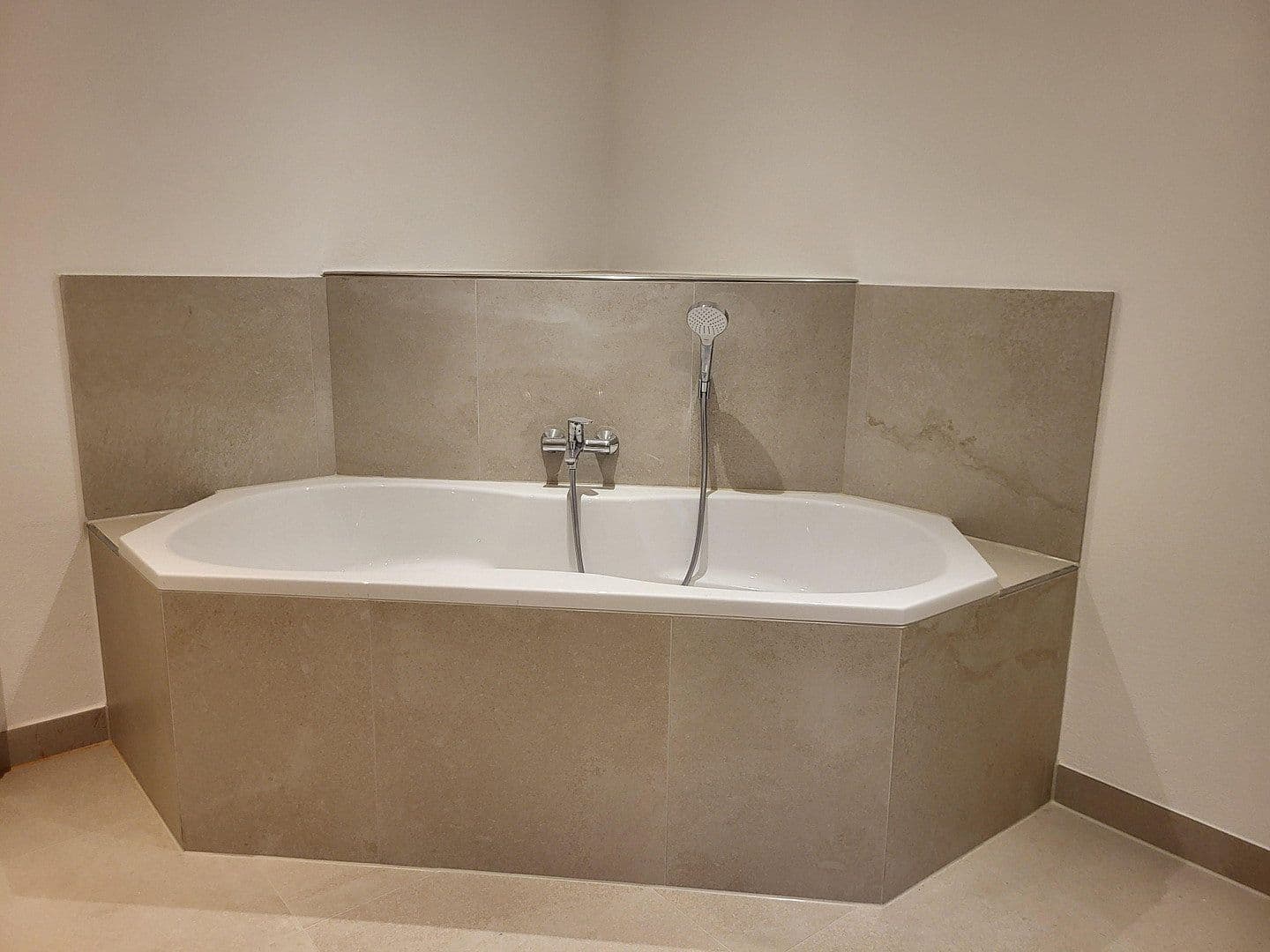 flat to rent, 305 m², Oberhausen, Bavaria flat to rent, 305 m², Oberhausen, Bavaria