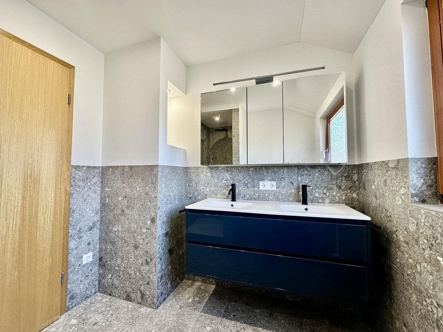 Studio flat to rent, 91 m², Aichtal, Baden-Württemberg Studio flat to rent, 91 m², Aichtal, Baden-Württemberg