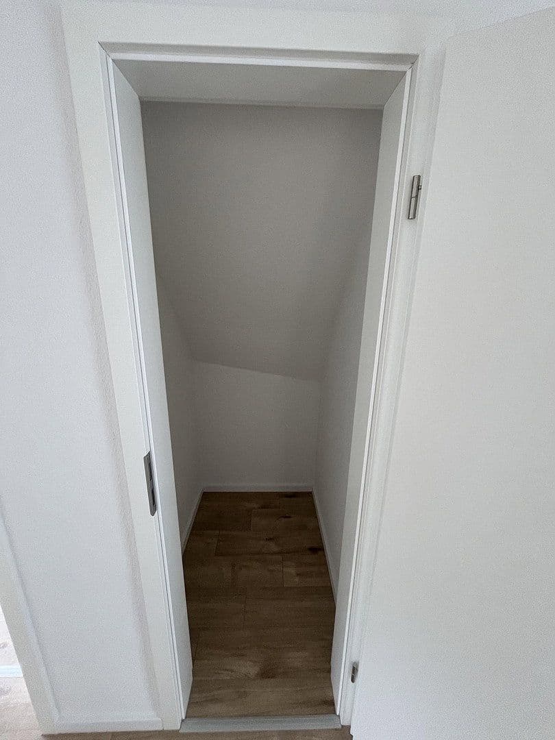 3 bedroom with open-plan kitchen flat for sale, 84 m², Kiwittenberg 43, Oberhausen, North Rhine-Westphalia 3 bedroom with open-plan kitchen flat for sale, 84 m², Kiwittenberg 43, Oberhausen, North Rhine-Westphalia