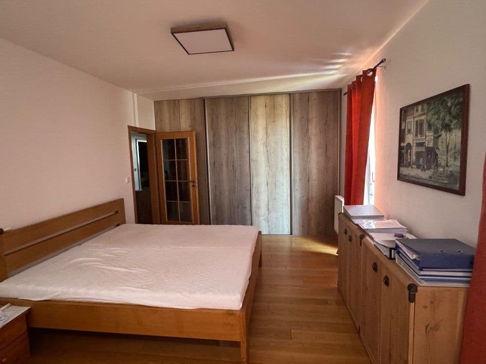 3 bedroom with open-plan kitchen flat to rent, 95 m², Majerova, Plzeň, Plzeňský Region 3 bedroom with open-plan kitchen flat to rent, 95 m², Majerova, Plzeň, Plzeňský Region