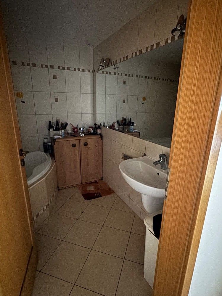 3 bedroom with open-plan kitchen flat to rent, 95 m², Majerova, Plzeň, Plzeňský Region 3 bedroom with open-plan kitchen flat to rent, 95 m², Majerova, Plzeň, Plzeňský Region