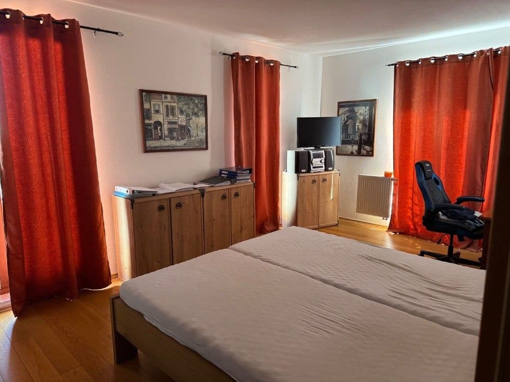 3 bedroom with open-plan kitchen flat to rent, 95 m², Majerova, Plzeň, Plzeňský Region 3 bedroom with open-plan kitchen flat to rent, 95 m², Majerova, Plzeň, Plzeňský Region
