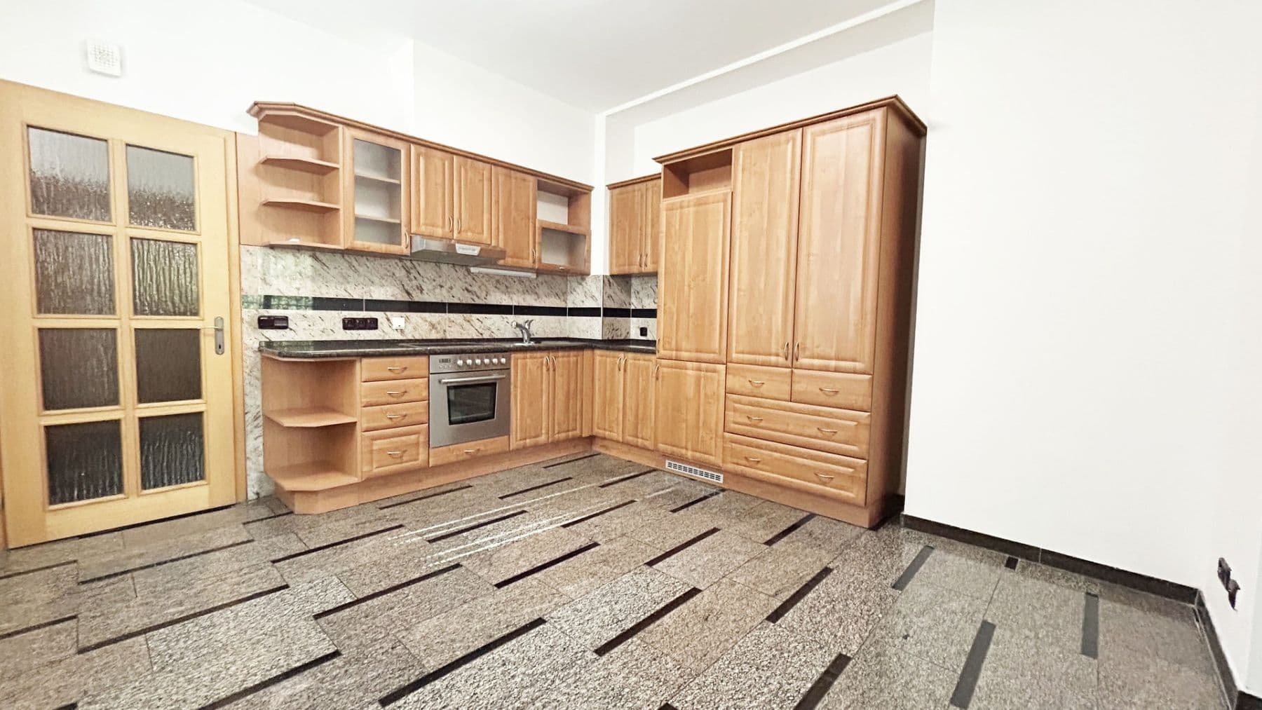 Studio flat to rent, 35 m², Pravá, Prague, Prague Studio flat to rent, 35 m², Pravá, Prague, Prague
