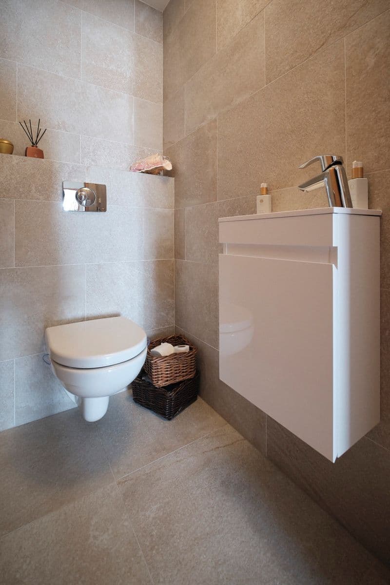 1 bedroom with open-plan kitchen flat to rent, 84 m², V Háji, Prague, Prague 1 bedroom with open-plan kitchen flat to rent, 84 m², V Háji, Prague, Prague