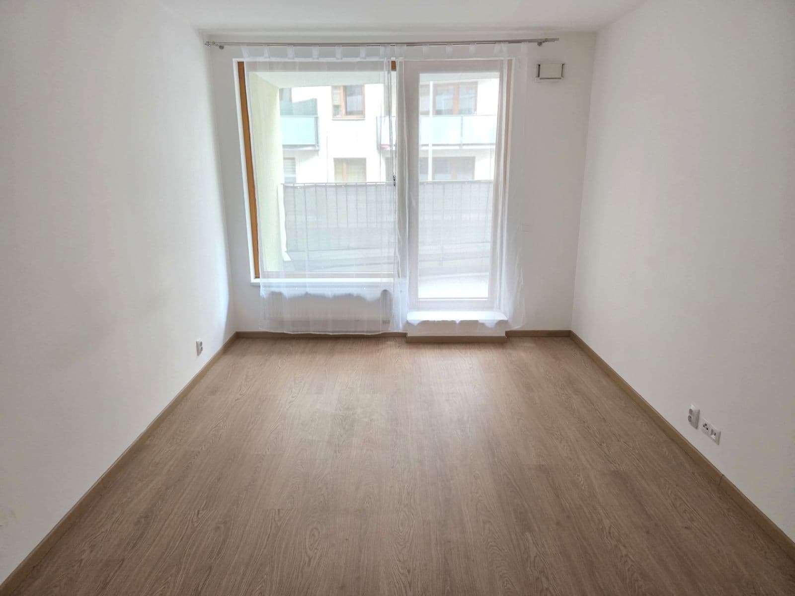 1 bedroom with open-plan kitchen flat to rent, 63 m², Kurta Konráda, Prague, Prague 1 bedroom with open-plan kitchen flat to rent, 63 m², Kurta Konráda, Prague, Prague