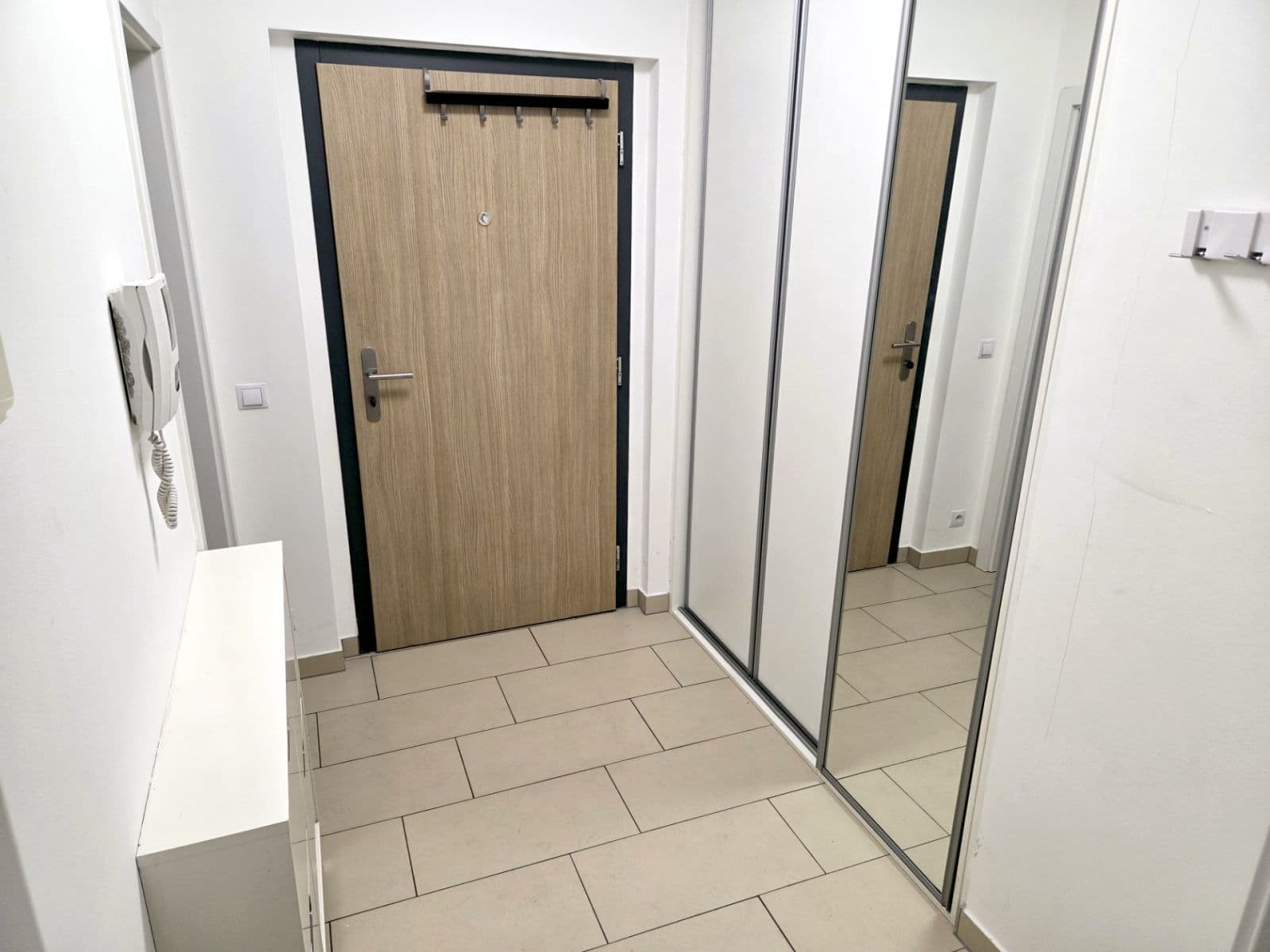 1 bedroom with open-plan kitchen flat to rent, 63 m², Kurta Konráda, Prague, Prague 1 bedroom with open-plan kitchen flat to rent, 63 m², Kurta Konráda, Prague, Prague