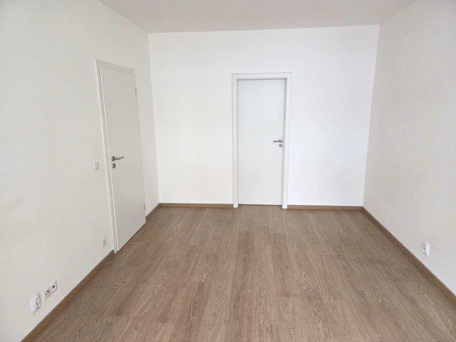 1 bedroom with open-plan kitchen flat to rent, 63 m², Kurta Konráda, Prague, Prague 1 bedroom with open-plan kitchen flat to rent, 63 m², Kurta Konráda, Prague, Prague