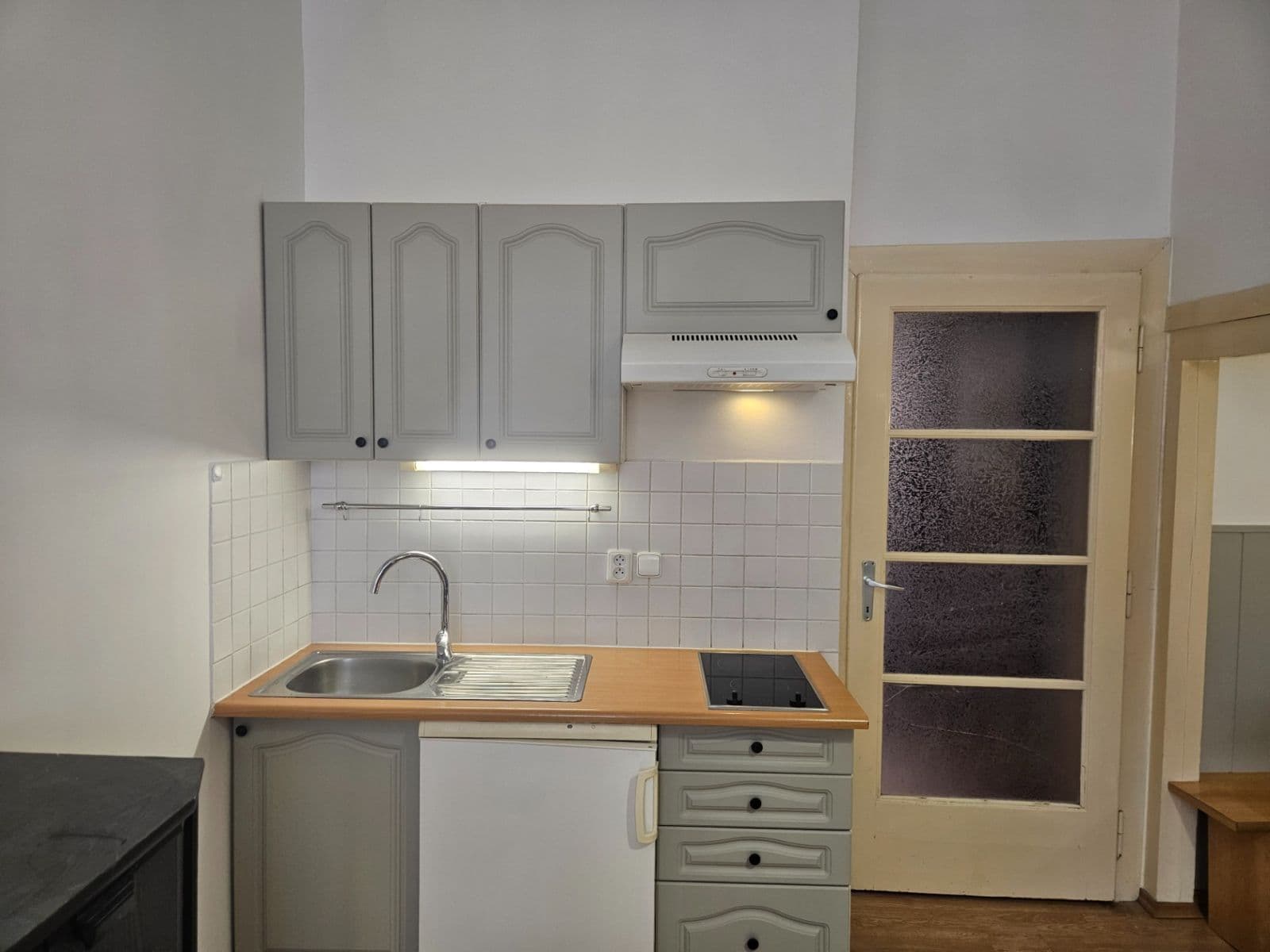 Studio flat to rent, 30 m², Truhlářská, Prague, Prague Studio flat to rent, 30 m², Truhlářská, Prague, Prague