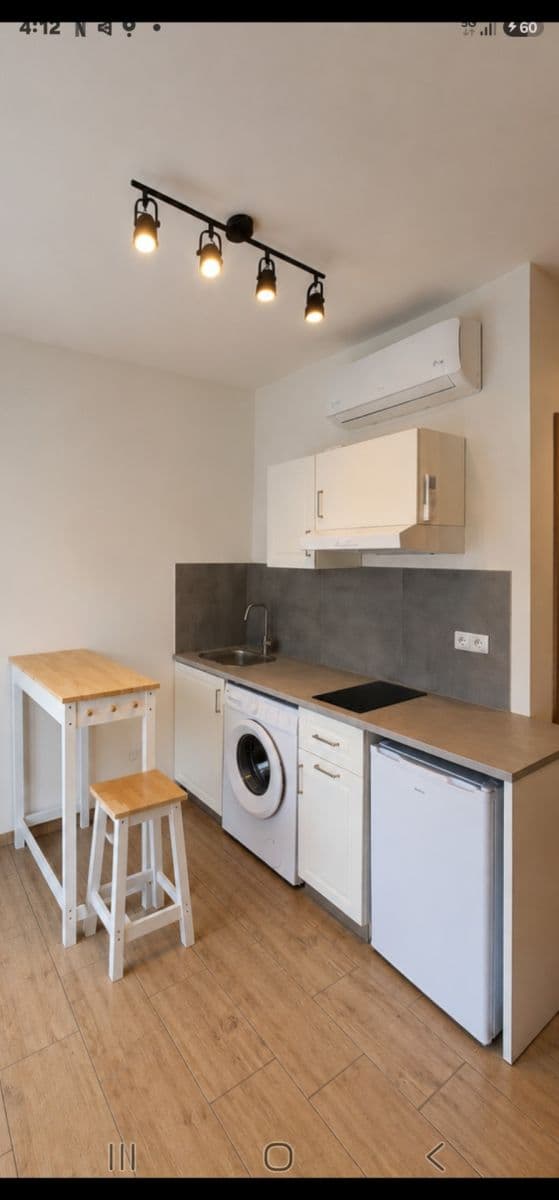 Small studio flat to rent, 18 m², Na Cikánce, Prague, Prague Small studio flat to rent, 18 m², Na Cikánce, Prague, Prague