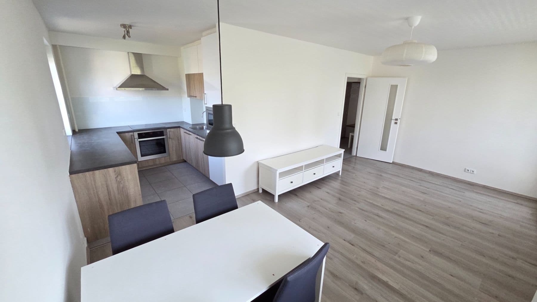 2 bedroom with open-plan kitchen flat to rent, 66 m², Habrová, Prague, Prague 2 bedroom with open-plan kitchen flat to rent, 66 m², Habrová, Prague, Prague