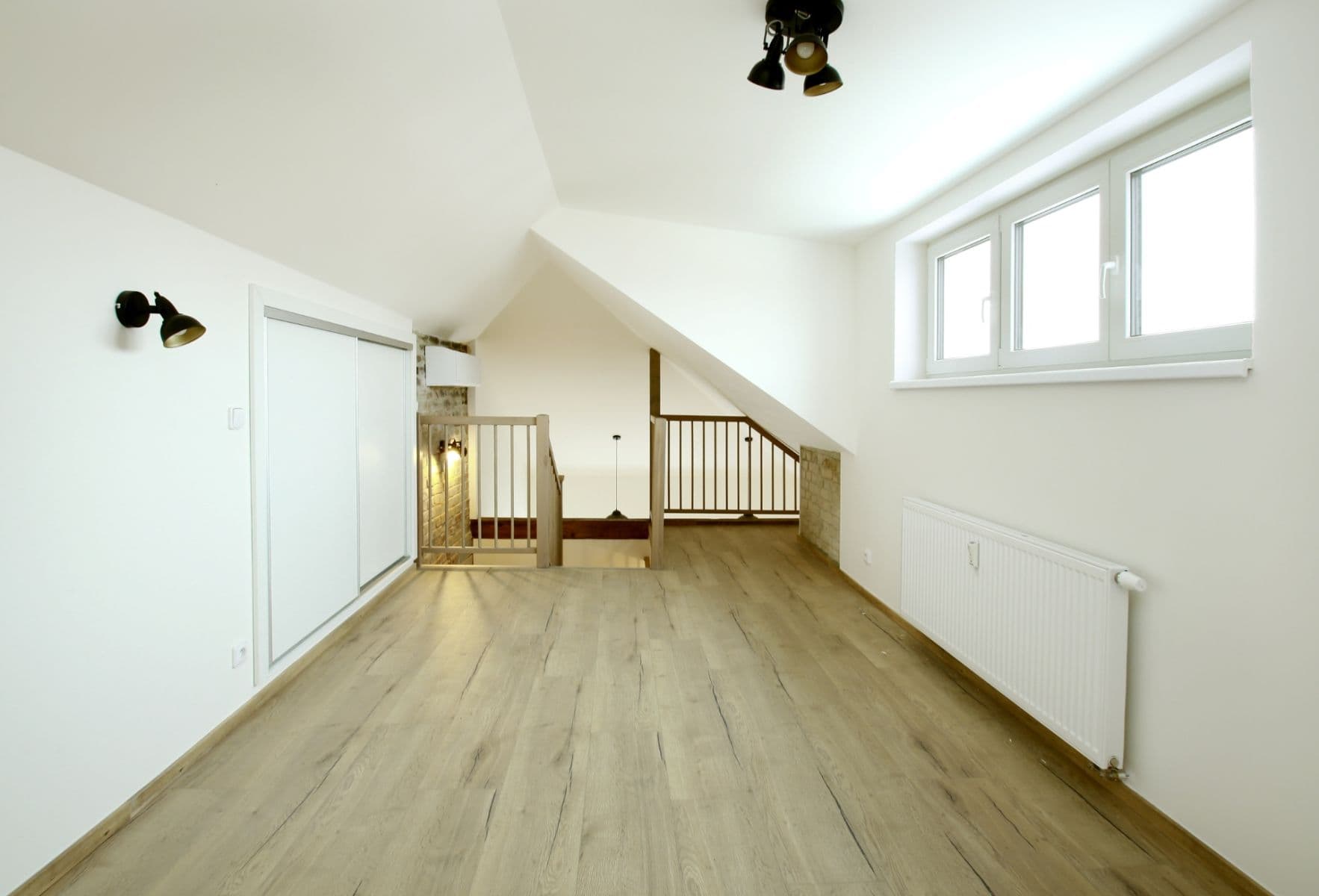 2 bedroom with open-plan kitchen flat to rent, 106 m², Na Nivách, Prague, Prague 2 bedroom with open-plan kitchen flat to rent, 106 m², Na Nivách, Prague, Prague