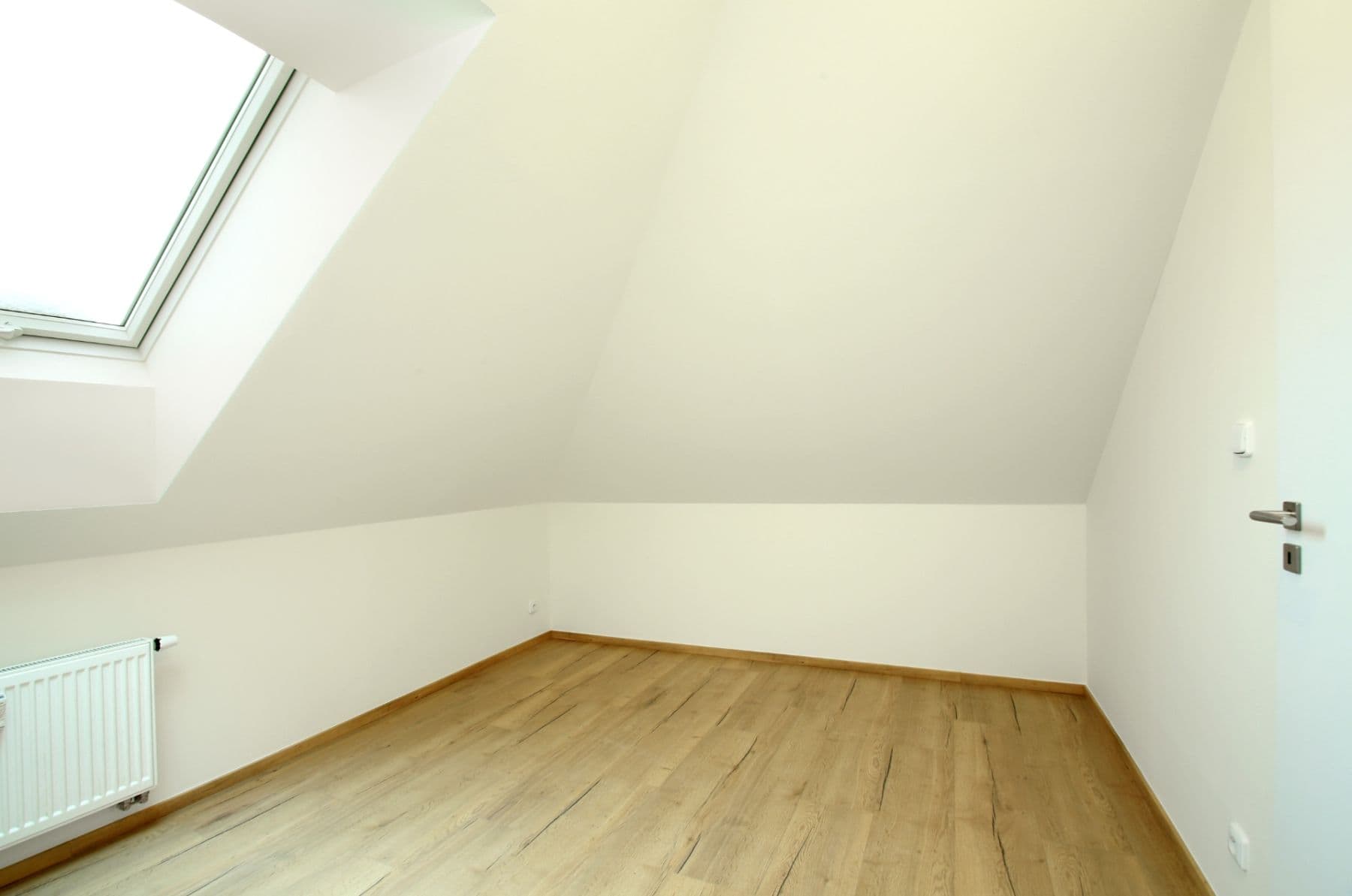 2 bedroom with open-plan kitchen flat to rent, 106 m², Na Nivách, Prague, Prague 2 bedroom with open-plan kitchen flat to rent, 106 m², Na Nivách, Prague, Prague