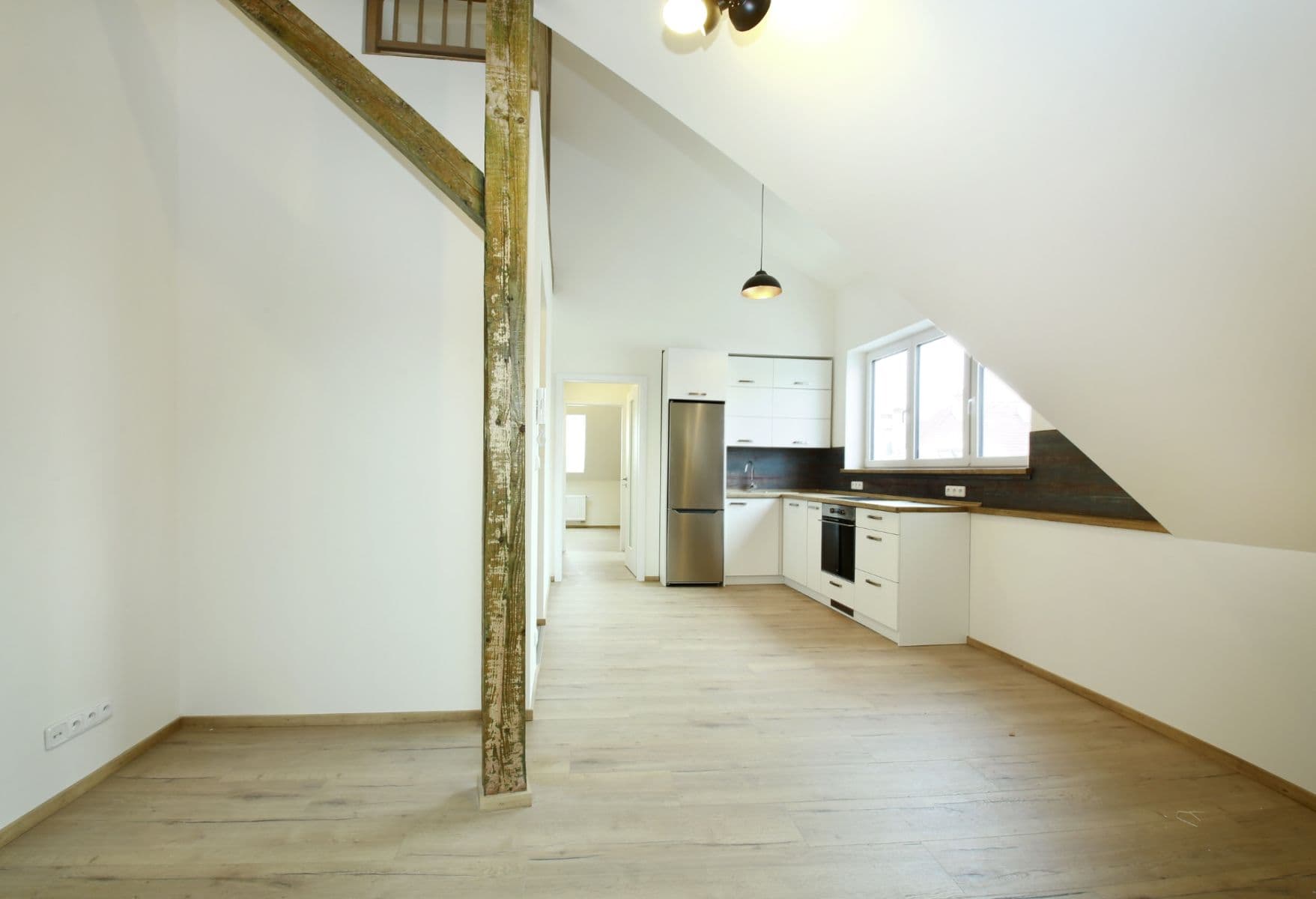 2 bedroom with open-plan kitchen flat to rent, 106 m², Na Nivách, Prague, Prague 2 bedroom with open-plan kitchen flat to rent, 106 m², Na Nivách, Prague, Prague