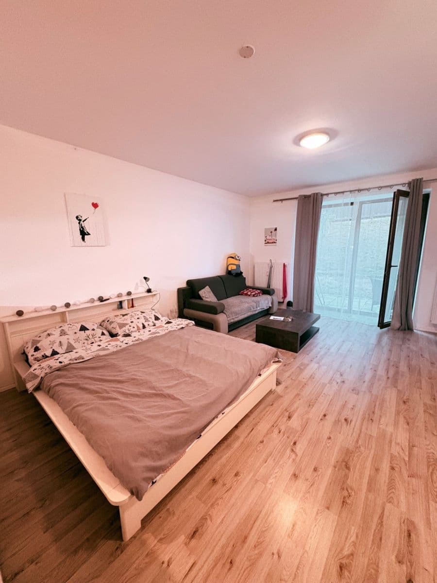 Studio flat to rent, 46 m², Květoslava Mašity, Všenory, Středočeský Region Studio flat to rent, 46 m², Květoslava Mašity, Všenory, Středočeský Region