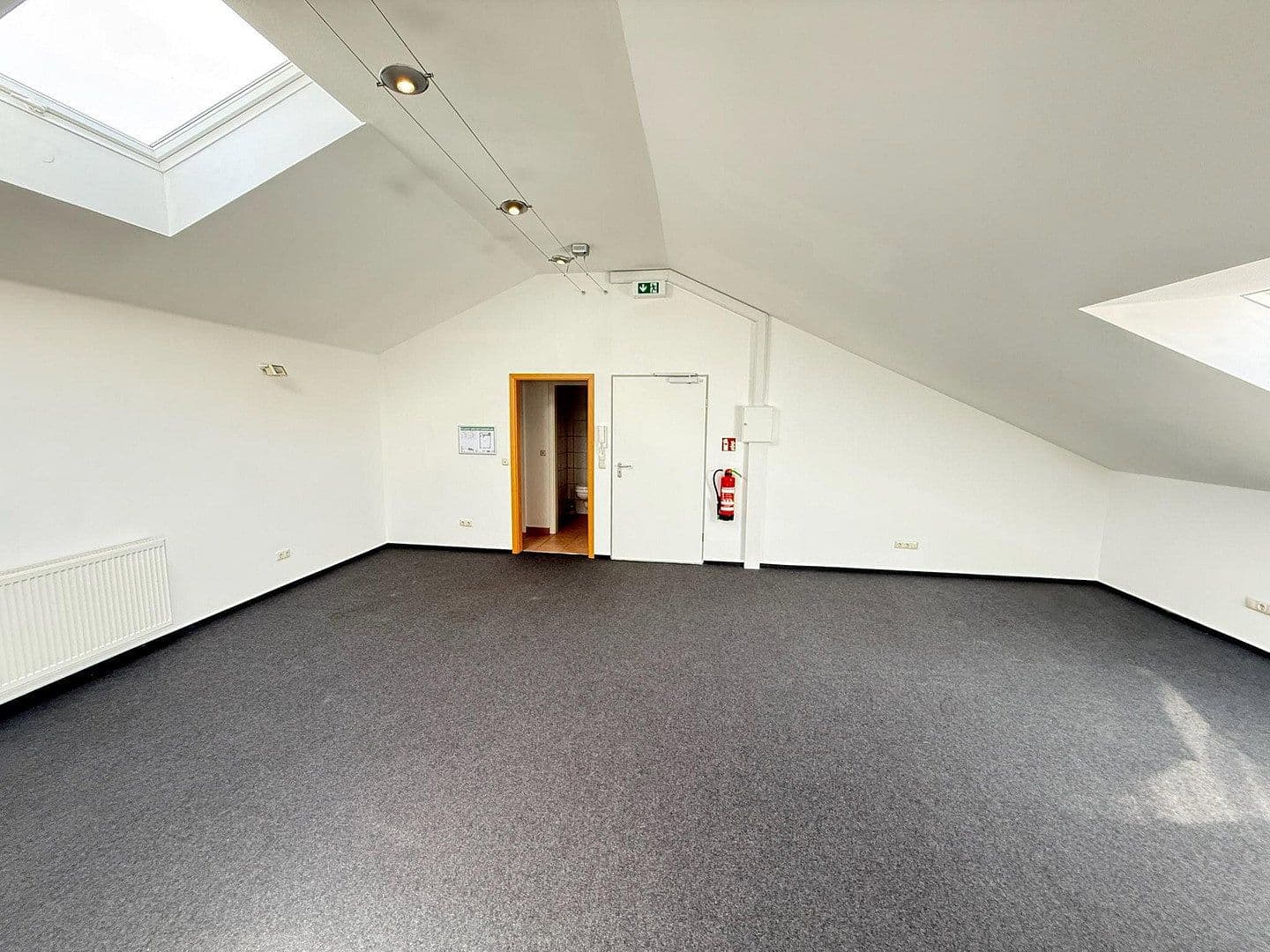 office to rent, 75 m², Höchster Straße 18a, Groß-Umstadt, Hesse office to rent, 75 m², Höchster Straße 18a, Groß-Umstadt, Hesse