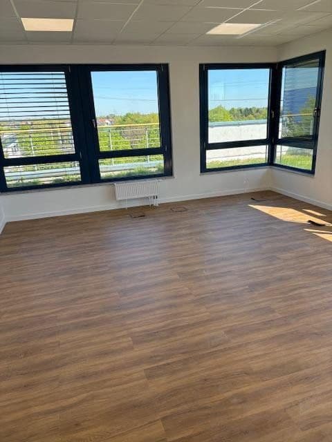 office to rent, 246 m², Berner Str. 71, Frankfurt - Nieder-Eschbach, Hesse office to rent, 246 m², Berner Str. 71, Frankfurt - Nieder-Eschbach, Hesse