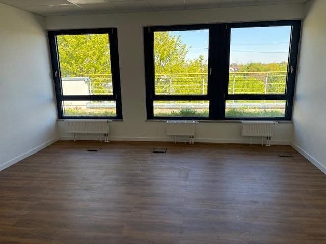 office to rent, 246 m², Berner Str. 71, Frankfurt - Nieder-Eschbach, Hesse office to rent, 246 m², Berner Str. 71, Frankfurt - Nieder-Eschbach, Hesse