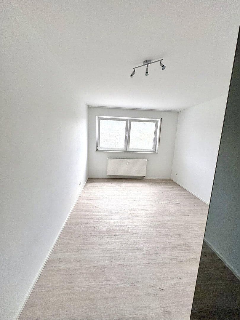 1 bedroom with open-plan kitchen flat to rent, 70 m², Leonberg, Baden-Württemberg 1 bedroom with open-plan kitchen flat to rent, 70 m², Leonberg, Baden-Württemberg
