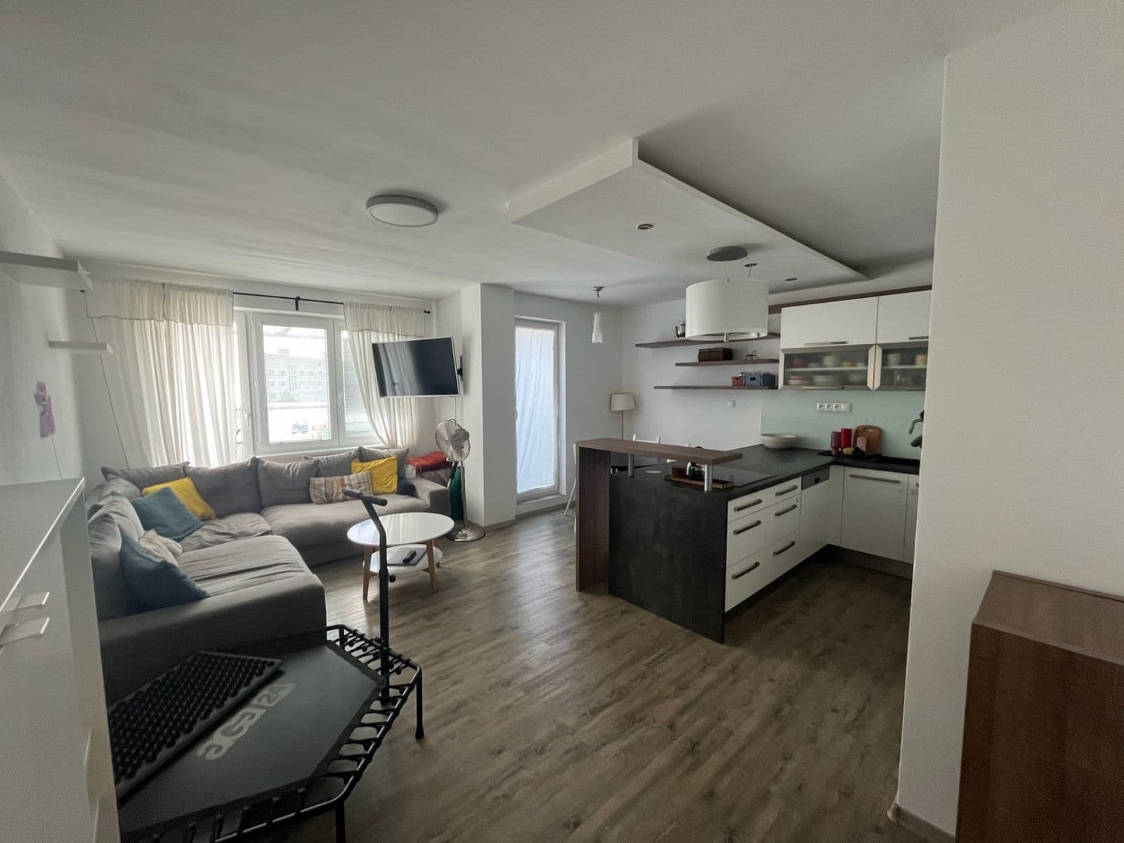 2 bedroom with open-plan kitchen flat to rent, 83 m², Podpěrova, Brno, Jihomoravský Region 2 bedroom with open-plan kitchen flat to rent, 83 m², Podpěrova, Brno, Jihomoravský Region