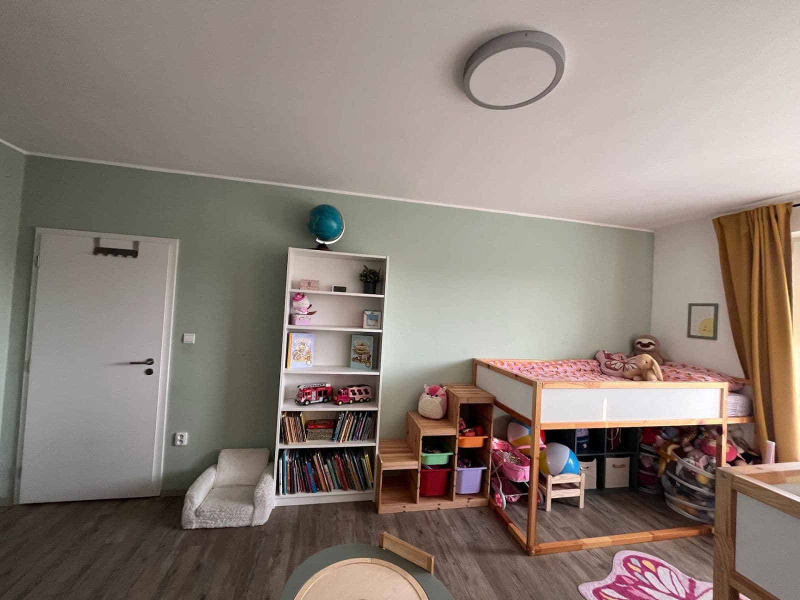 2 bedroom with open-plan kitchen flat to rent, 83 m², Podpěrova, Brno, Jihomoravský Region 2 bedroom with open-plan kitchen flat to rent, 83 m², Podpěrova, Brno, Jihomoravský Region