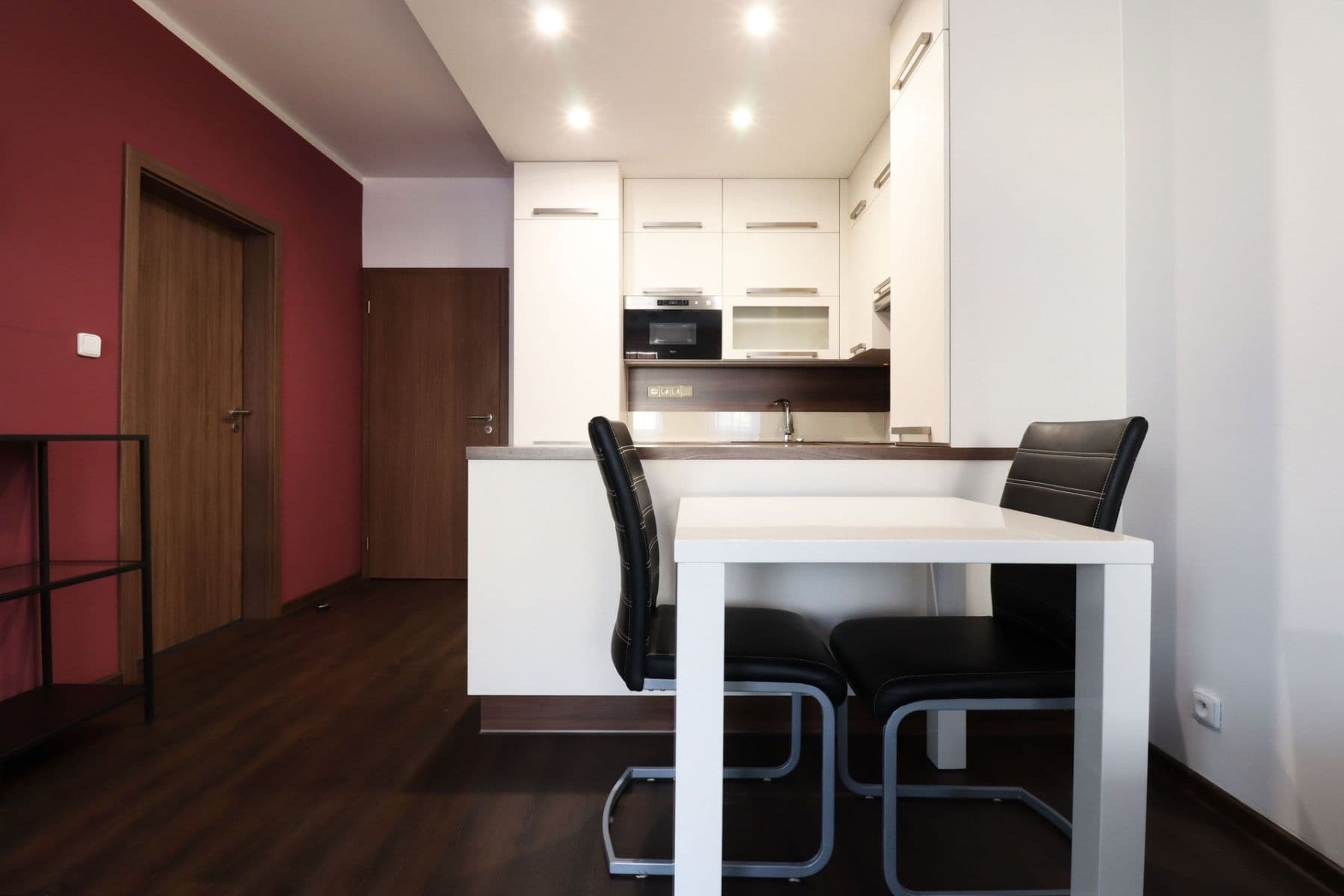 1 bedroom with open-plan kitchen flat to rent, 49 m², Padovská, Prague, Prague 1 bedroom with open-plan kitchen flat to rent, 49 m², Padovská, Prague, Prague