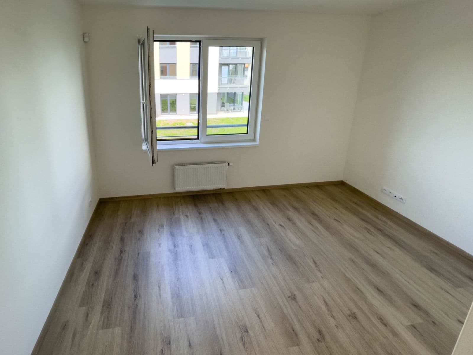 2 bedroom with open-plan kitchen flat to rent, 71 m², K Metru, Prague, Prague 2 bedroom with open-plan kitchen flat to rent, 71 m², K Metru, Prague, Prague