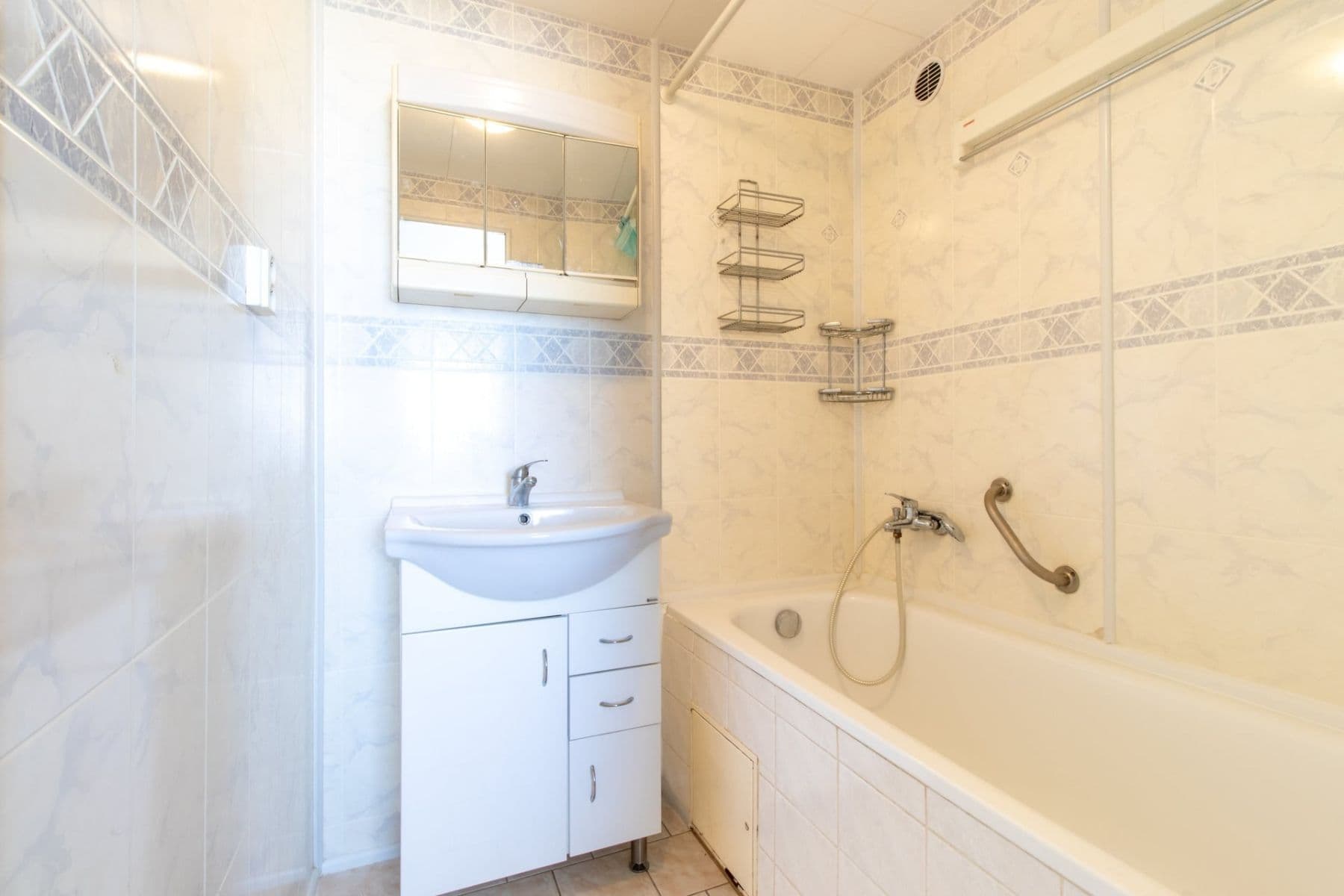 3 bedroom flat to rent, 68 m², Rembrandtova, Prague, Prague 3 bedroom flat to rent, 68 m², Rembrandtova, Prague, Prague