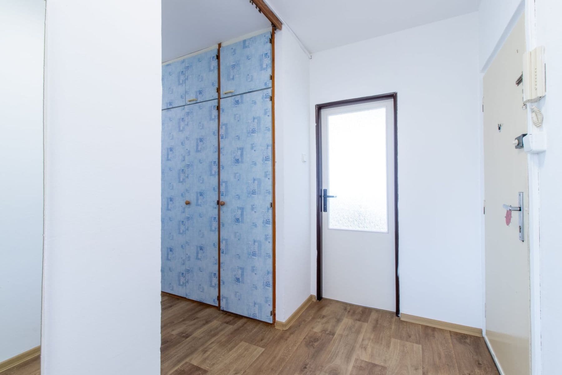 3 bedroom flat to rent, 68 m², Rembrandtova, Prague, Prague 3 bedroom flat to rent, 68 m², Rembrandtova, Prague, Prague