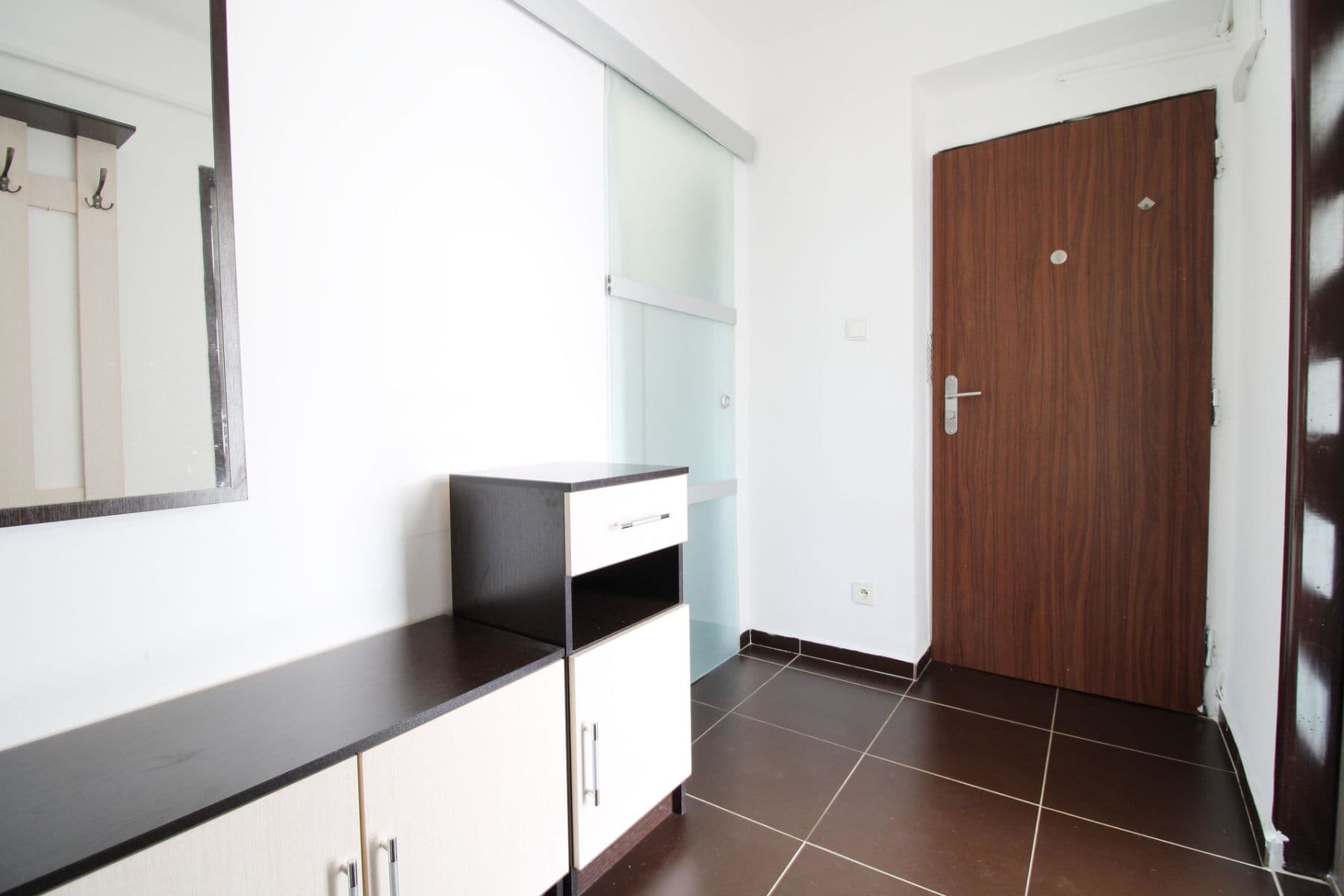 1 bedroom with open-plan kitchen flat to rent, 54 m², Jaroslava Foglara, Kladno, Středočeský Region 1 bedroom with open-plan kitchen flat to rent, 54 m², Jaroslava Foglara, Kladno, Středočeský Region