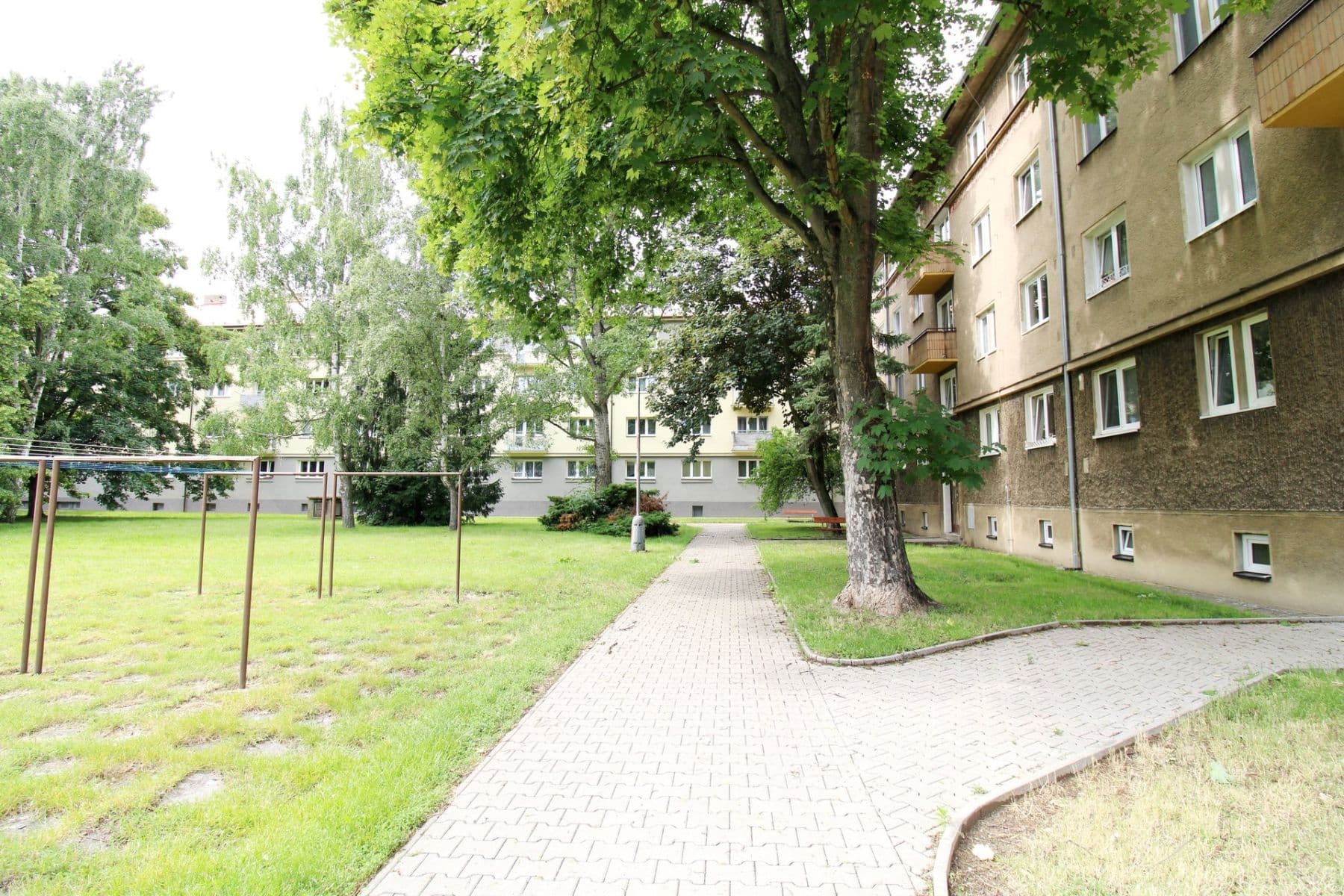 1 bedroom with open-plan kitchen flat to rent, 54 m², Jaroslava Foglara, Kladno, Středočeský Region 1 bedroom with open-plan kitchen flat to rent, 54 m², Jaroslava Foglara, Kladno, Středočeský Region