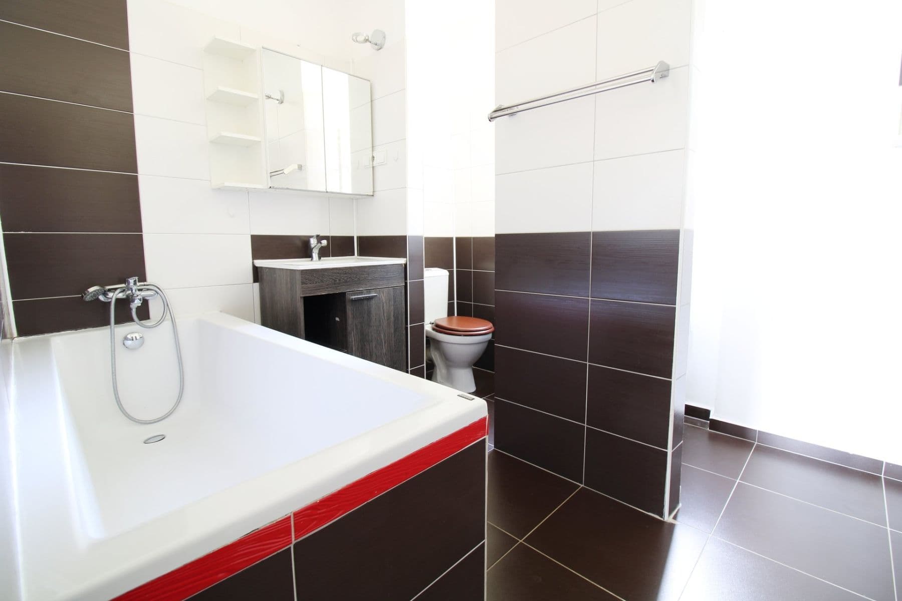 1 bedroom with open-plan kitchen flat to rent, 54 m², Jaroslava Foglara, Kladno, Středočeský Region 1 bedroom with open-plan kitchen flat to rent, 54 m², Jaroslava Foglara, Kladno, Středočeský Region