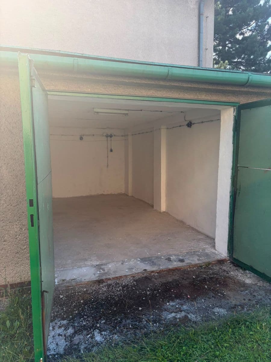 garage to rent, 18 m², U Chodníčku, Staré Město, Moravskoslezský Region garage to rent, 18 m², U Chodníčku, Staré Město, Moravskoslezský Region