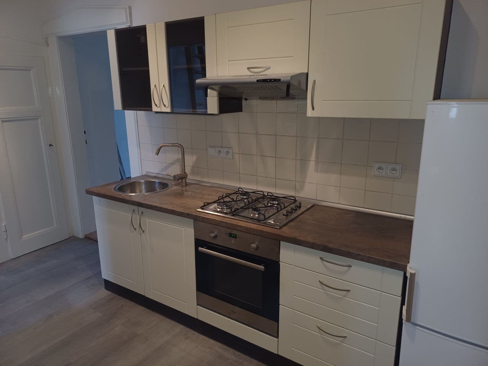 1 bedroom with open-plan kitchen flat to rent, 48 m², Madridská, Prague, Prague 1 bedroom with open-plan kitchen flat to rent, 48 m², Madridská, Prague, Prague