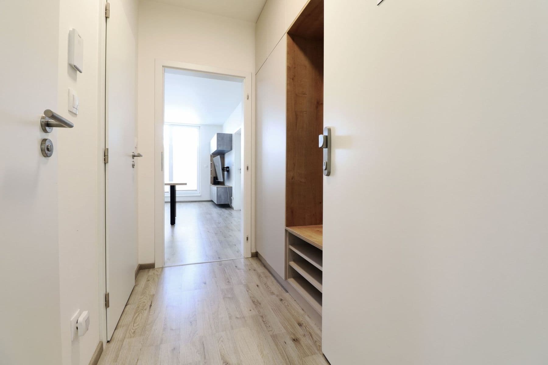 1 bedroom with open-plan kitchen flat to rent, 53 m², Velvarská, Horoměřice, Středočeský Region 1 bedroom with open-plan kitchen flat to rent, 53 m², Velvarská, Horoměřice, Středočeský Region
