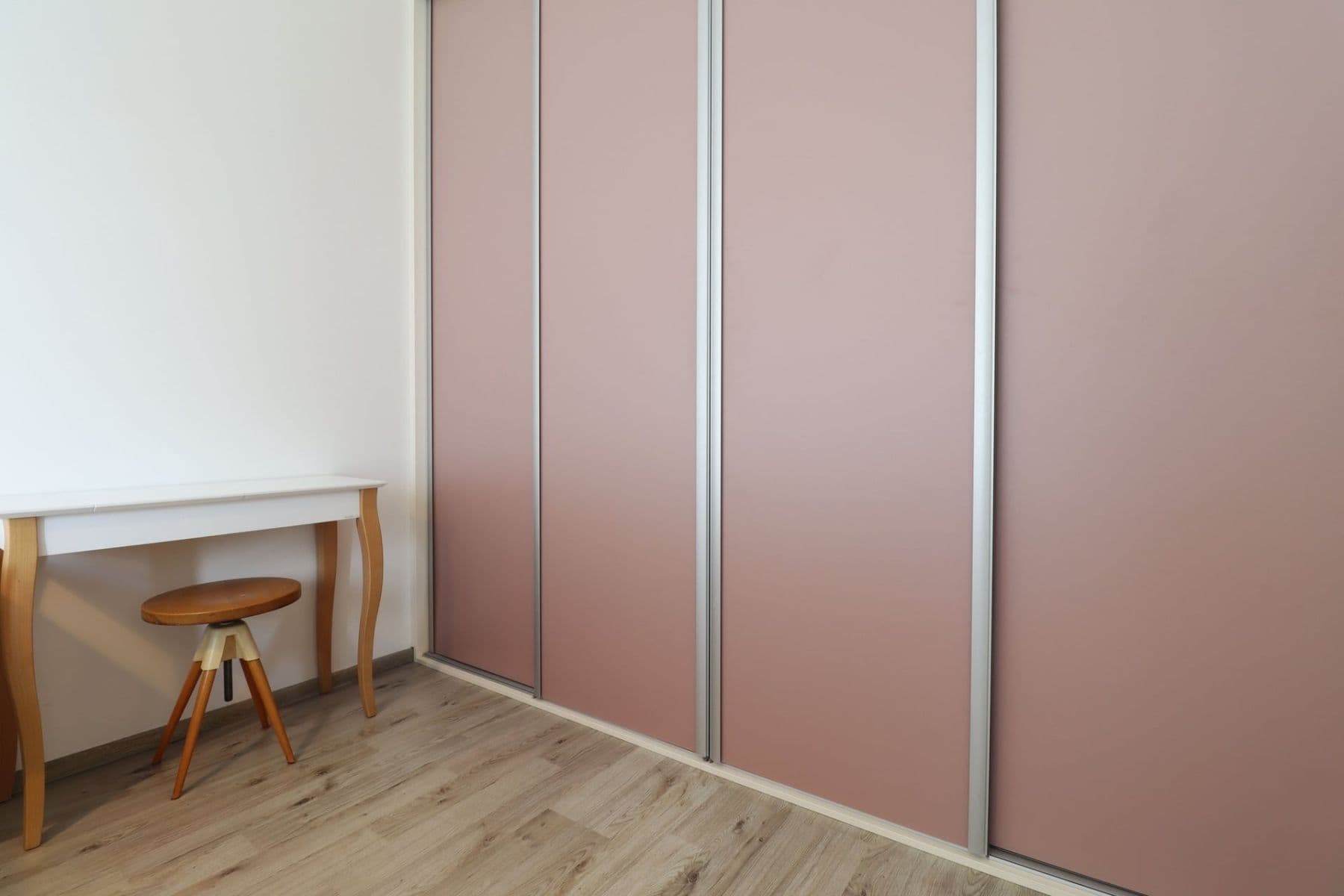 1 bedroom with open-plan kitchen flat to rent, 53 m², Velvarská, Horoměřice, Středočeský Region 1 bedroom with open-plan kitchen flat to rent, 53 m², Velvarská, Horoměřice, Středočeský Region