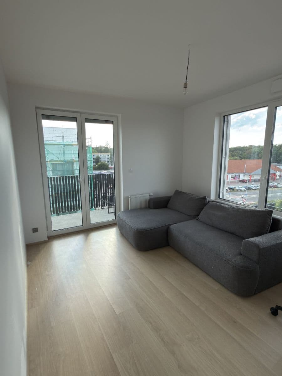 3 bedroom with open-plan kitchen flat to rent, 90 m², Bohumila Landy, Kladno, Středočeský Region 3 bedroom with open-plan kitchen flat to rent, 90 m², Bohumila Landy, Kladno, Středočeský Region